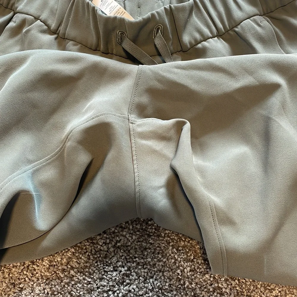 Lululemon On the Fly woven joggers - Picture 5 of 5